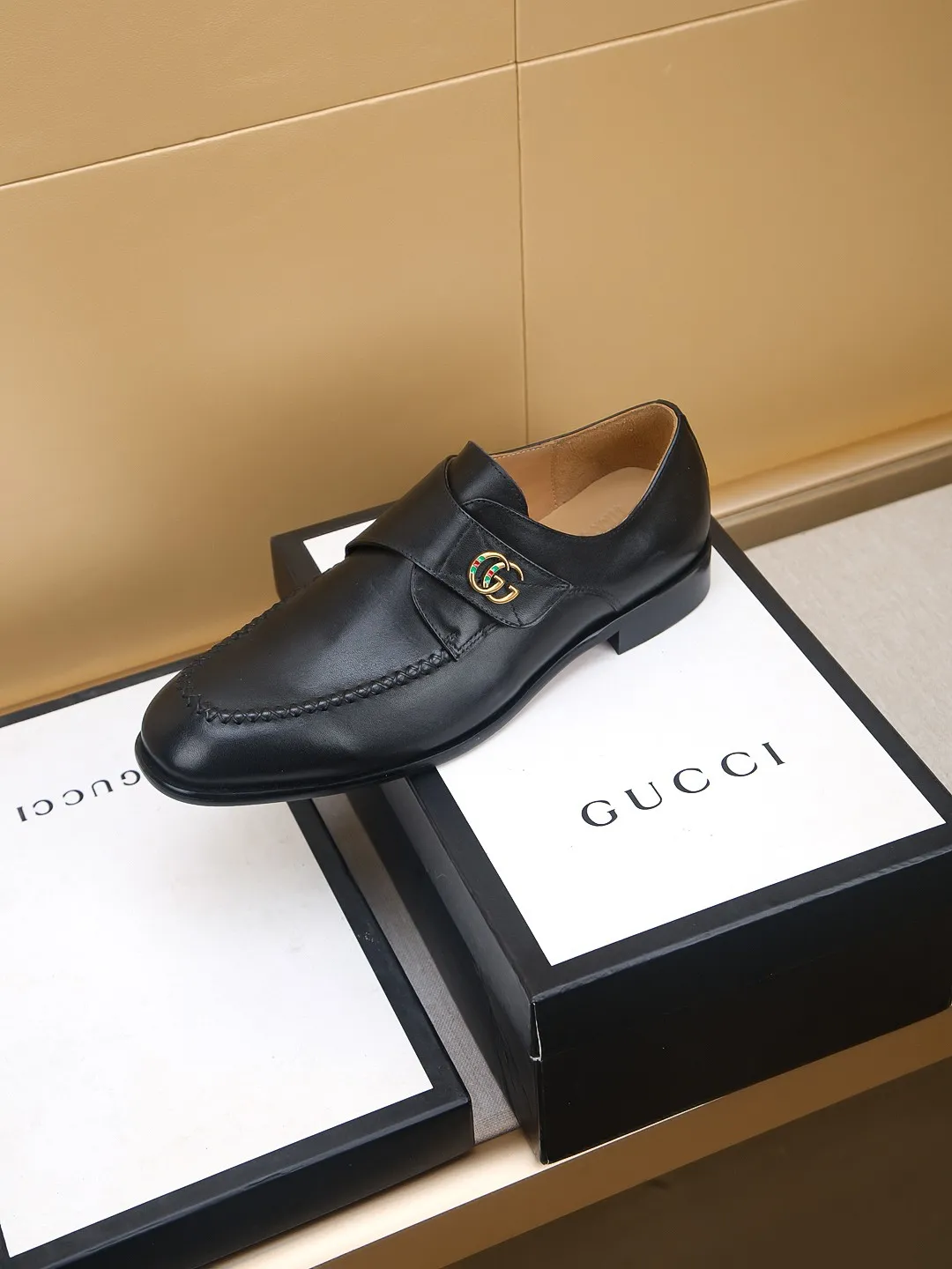 Men's men's shoes 💰460 🆘【GUCCI】Gucci ·🐂里· Hot-selling beanie shoes, top brand luxury, top quality, latest fashion beanie shoes.. The upper is made of original high mercerized smooth cow suede. (Full top layer water-dyed 🐂 leather and lining). The original stylish and stylish soft rubber wear-resistant and non-slip outsole is light and comfortable on the foot, available in 2 colors! Matching code: 39-44 (customized at 38.45.46.47)